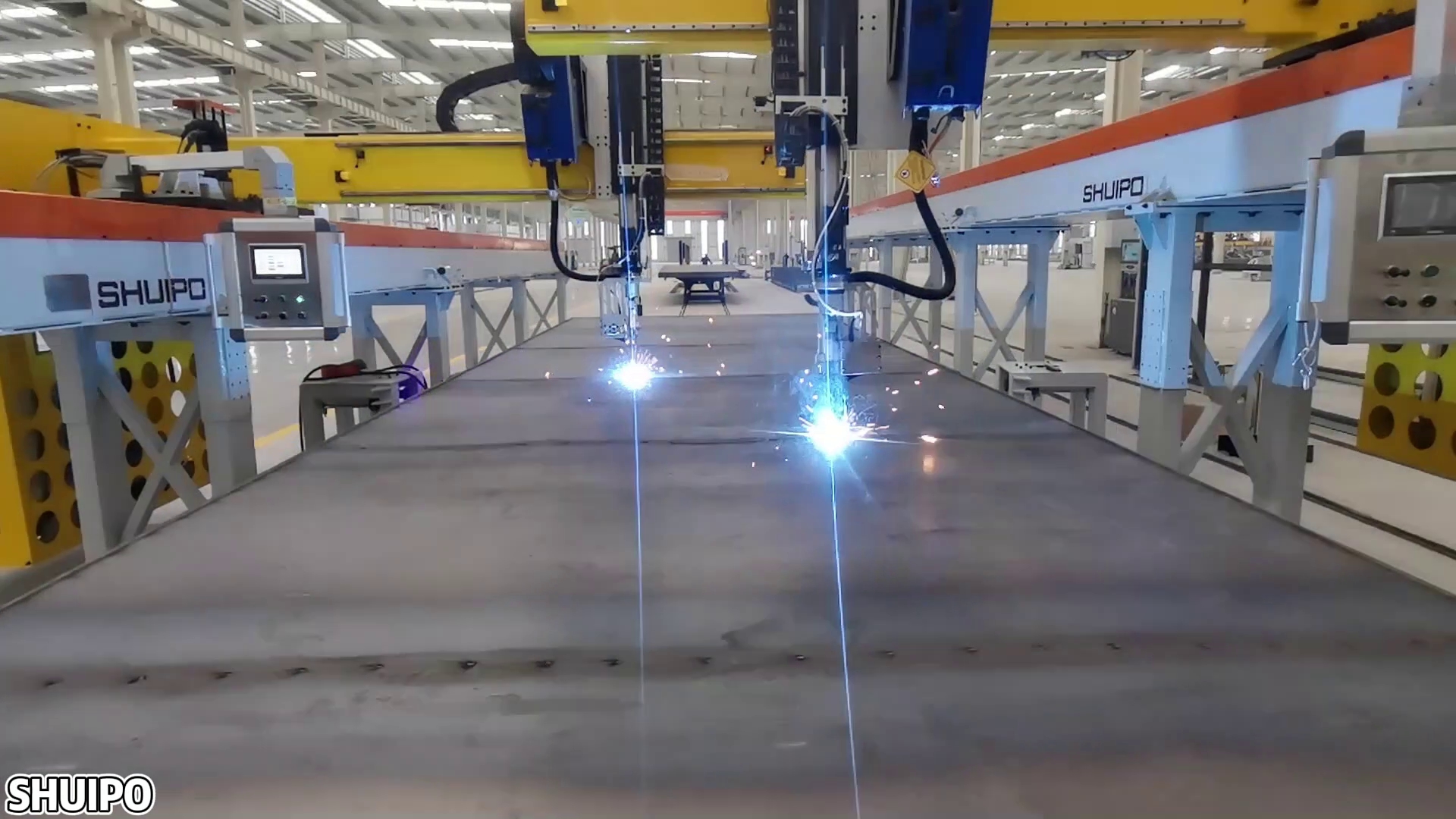 Cantilever bottom plate automatic welding machine